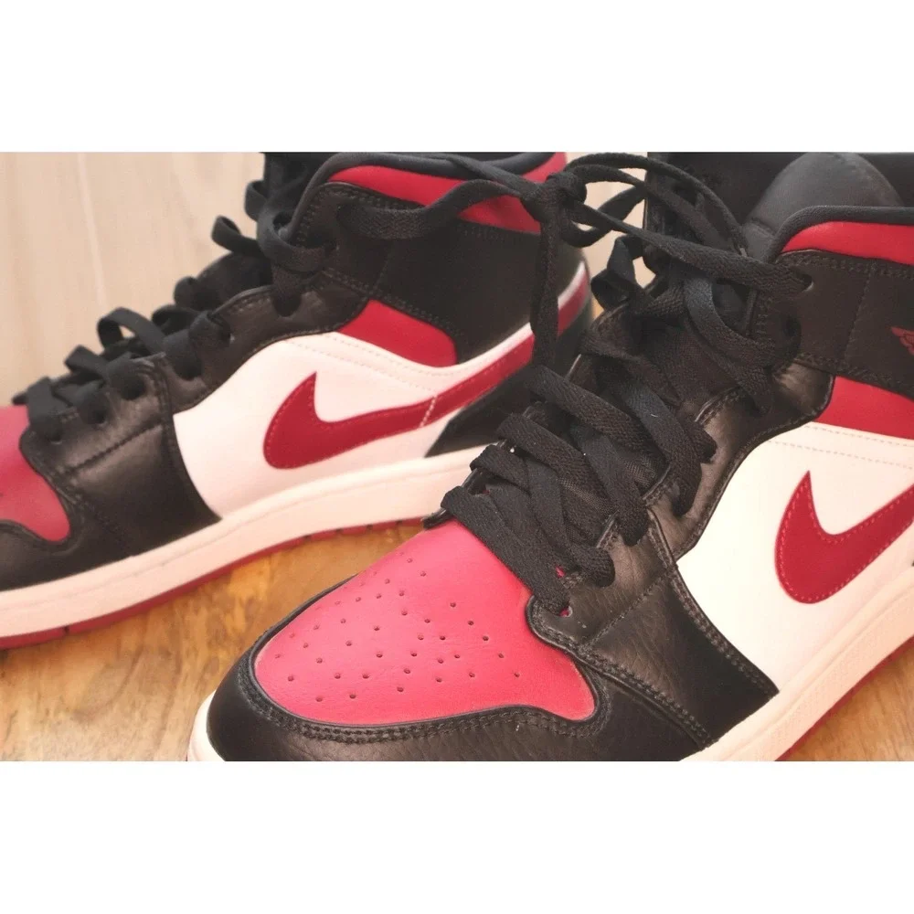 Nike Air Jordan 1 Mid Bred Toe Mens Basketball Shoes Black Red White